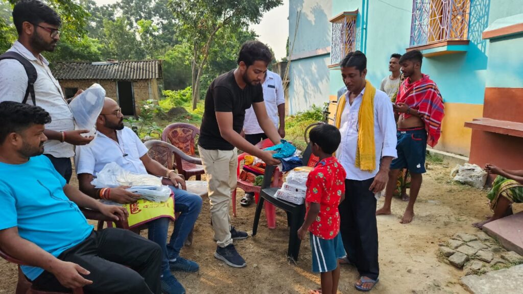 Clothes-Distribution-west-bengal-3