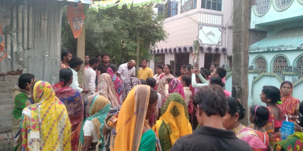 Clothes-Distribution-people-1